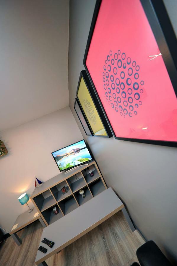 Stone'S Throw City Centre - Tv In Every Bedroom! Σουόνσι Εξωτερικό φωτογραφία