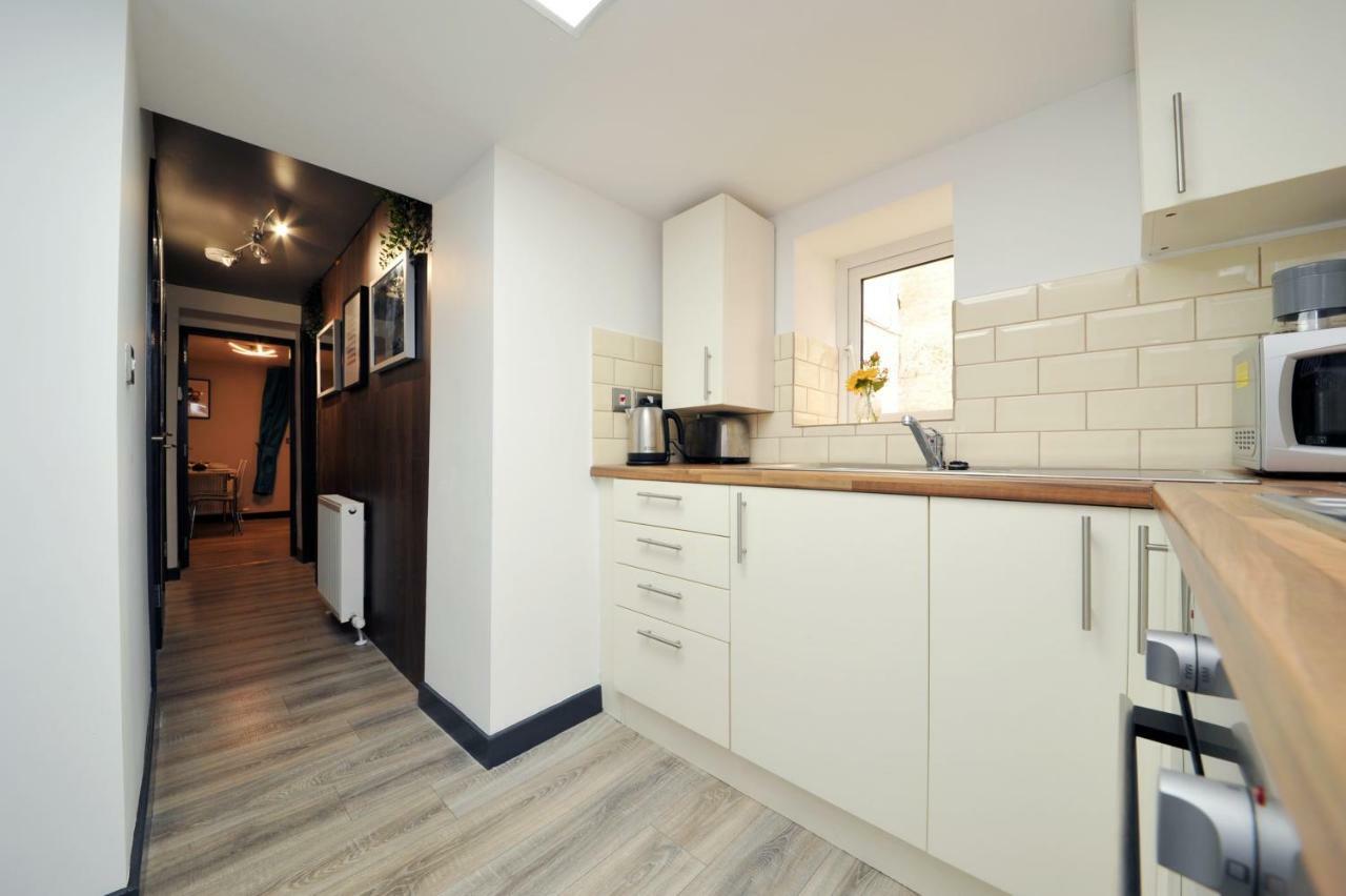 Stone'S Throw City Centre - Tv In Every Bedroom! Σουόνσι Εξωτερικό φωτογραφία