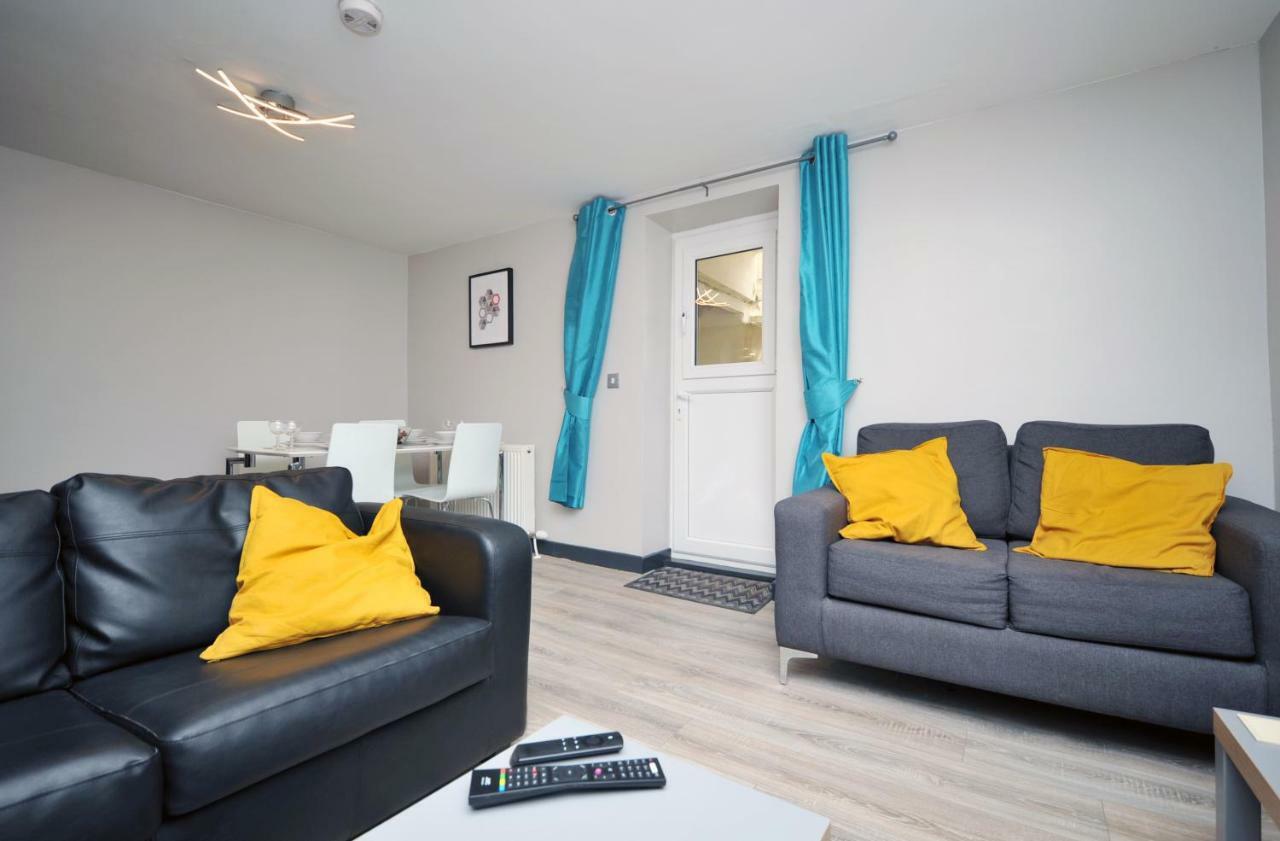 Stone'S Throw City Centre - Tv In Every Bedroom! Σουόνσι Εξωτερικό φωτογραφία